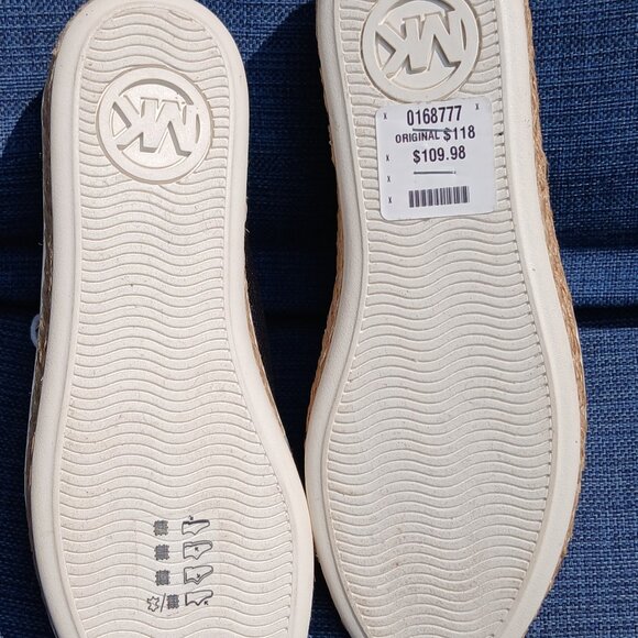 MK MICHAEL KORS black s-6.5 Never Used - Picture 3 of 3